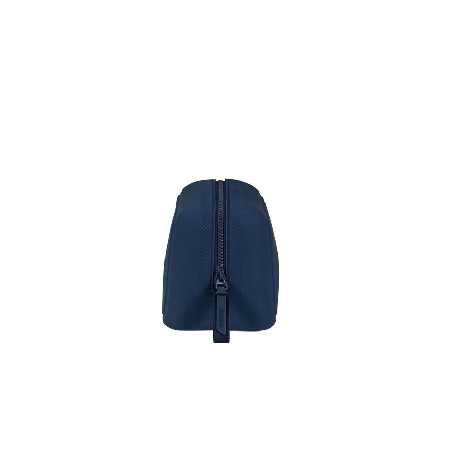 Urban Groove Toiletry Kit in the color Dark Navy. image number 2